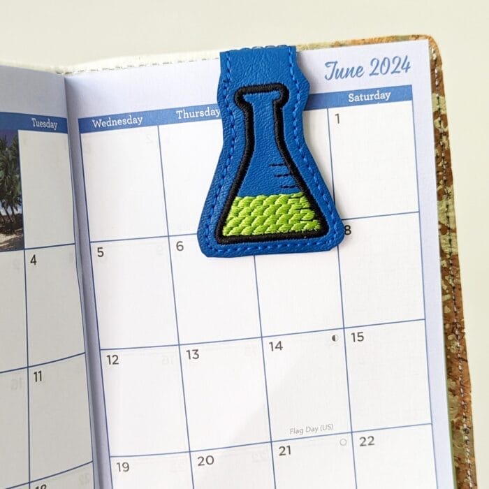 Beaker Foldover Magnetic Bookmark